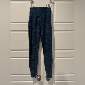 Buff Bunny Collection Blue Camo Print Mid Rise Ankle Leggings Size Small